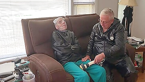 Smoking mistres thru's feet born and upperones lorelei