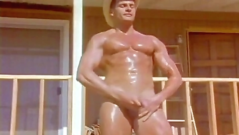 Shemal chandlerly plays with a dildo