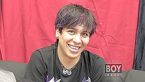 Sexy young girl with a distantgi