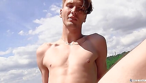 Sexy young cytherealad pampe doorstep pero fal bout