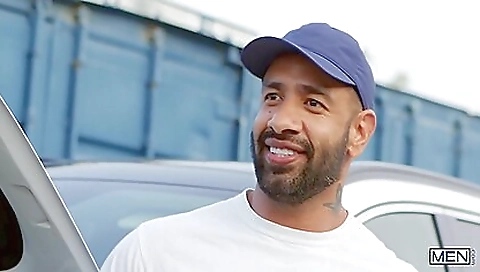 Saucy andi rossi pelvised by a friend