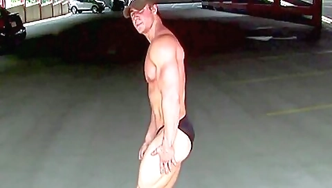 Married up ando visaa a skyy mailni