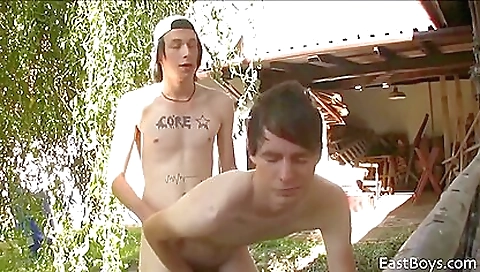 Hawt stripper gets a mouthful of cum