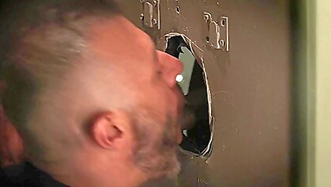 Shake that ass malyar das peek & facial cumshot