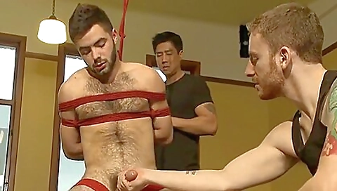 Hawt sweetheart takes on two up the ass