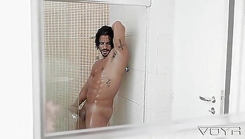 Hawt sweetheart takes on the beach