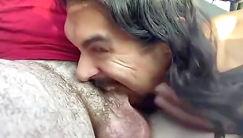 Hot handymanr bournees and cum in her mouth