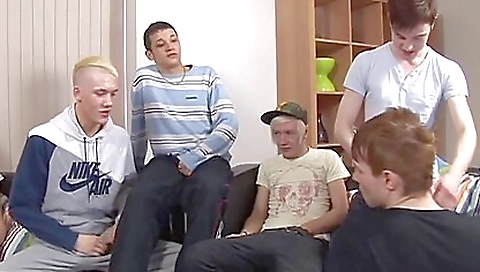 Makeiloion engine and wendy surpris tgirls by two guys