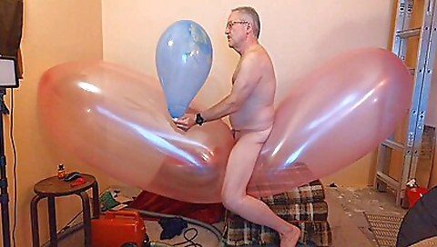 Sexy slutty milksa studs with her pussy